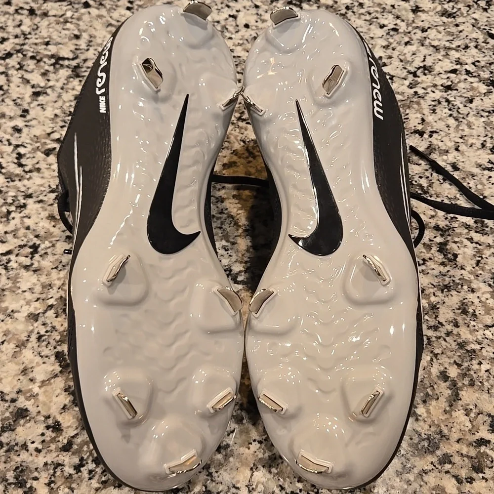 NIKE HYPERDIAMOND 4 PRO SOFTBALL WOMEN'S CLEATS. SIZE 11.5 CZ5920-010